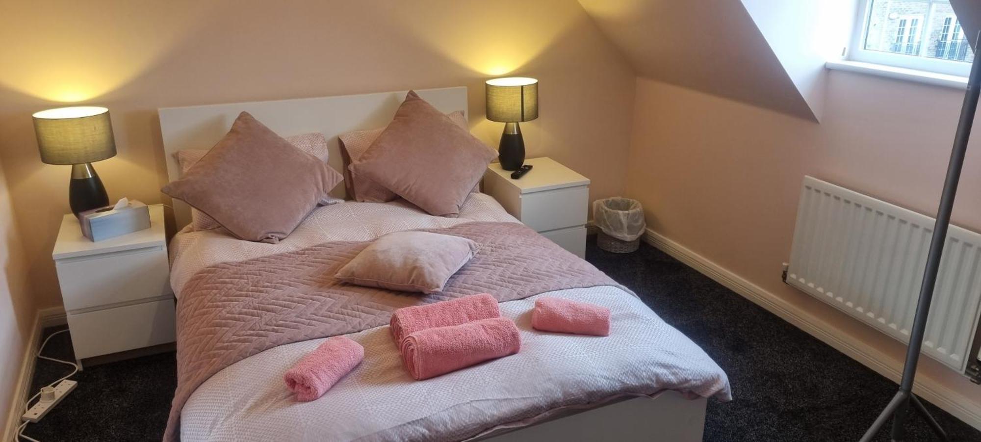 Swindon 6 Deluxe Doubles 2 With En Suite In Large House - No Pets Exterior photo